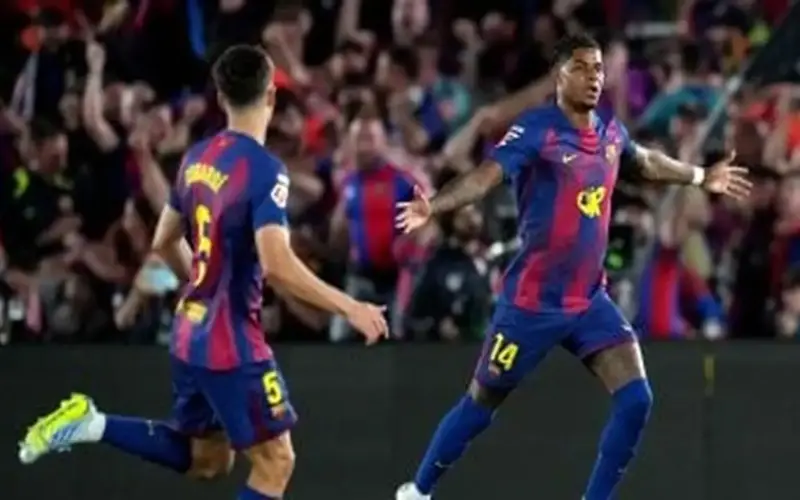 برشلونة يزور ألافيس في أجواء احتفالية بعد التتويج بالدوري الإسباني